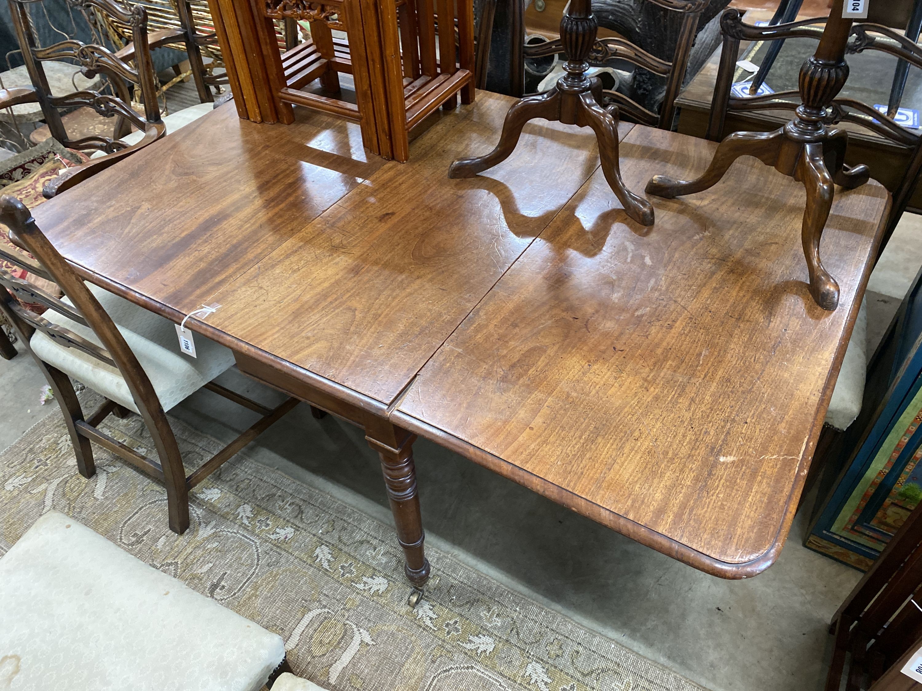 A Regency rectangular mahogany drop leaf dining table, 160cm extended, width 105cm, height 71cm